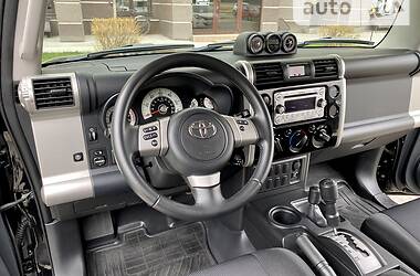 Внедорожник / Кроссовер Toyota FJ Cruiser 2013 в Киеве