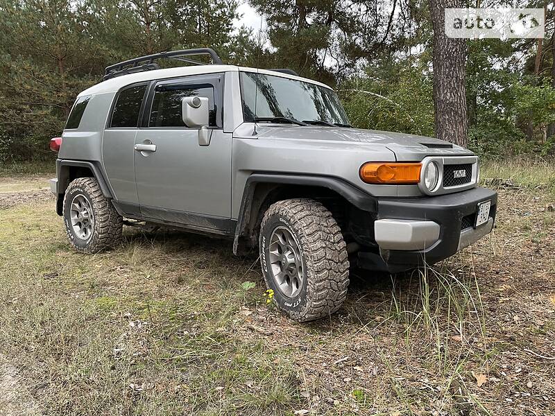 Внедорожник / Кроссовер Toyota FJ Cruiser 2012 в Полтаве