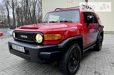 Позашляховик / Кросовер Toyota FJ Cruiser 2012 в Дніпрі