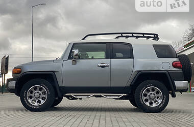 Позашляховик / Кросовер Toyota FJ Cruiser 2011 в Стрию