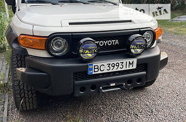 Внедорожник / Кроссовер Toyota FJ Cruiser 2014 в Львове
