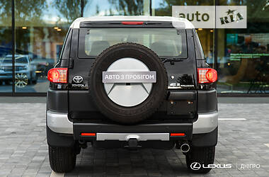 Внедорожник / Кроссовер Toyota FJ Cruiser 2021 в 