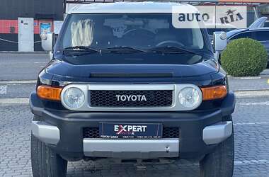 Позашляховик / Кросовер Toyota FJ Cruiser 2006 в 