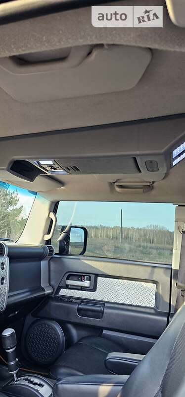 Внедорожник / Кроссовер Toyota FJ Cruiser 2008 в Березане