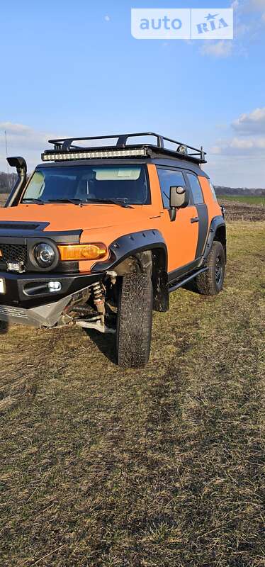 Внедорожник / Кроссовер Toyota FJ Cruiser 2008 в Березане