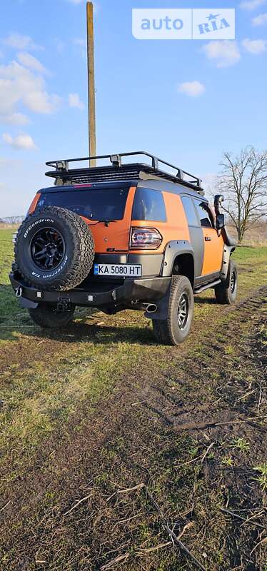 Внедорожник / Кроссовер Toyota FJ Cruiser 2008 в Березане