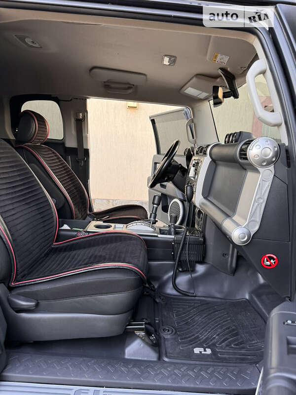 Внедорожник / Кроссовер Toyota FJ Cruiser 2021 в Ивано-Франковске