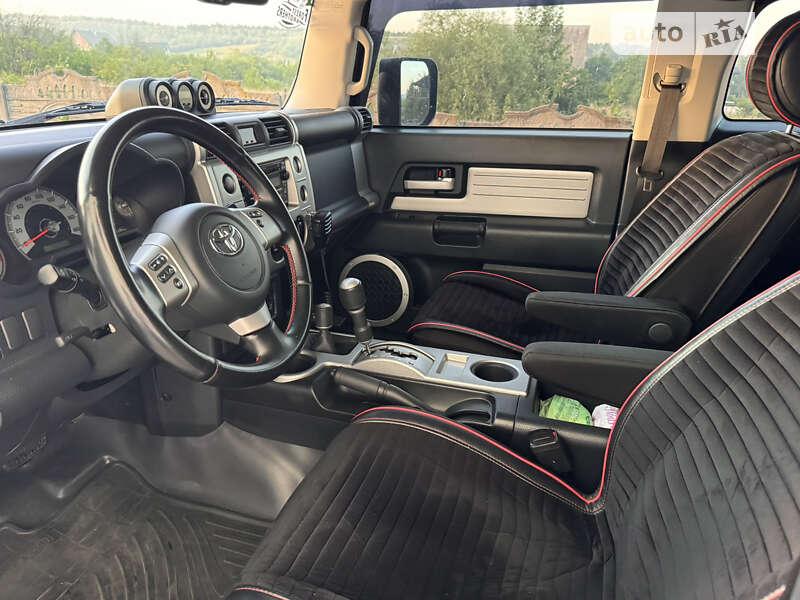 Внедорожник / Кроссовер Toyota FJ Cruiser 2021 в Ивано-Франковске