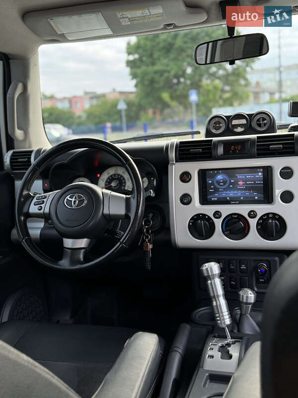 Позашляховик / Кросовер Toyota FJ Cruiser 2008 в Києві