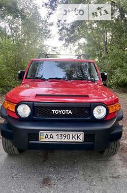 Позашляховик / Кросовер Toyota FJ Cruiser 2012 в Києві