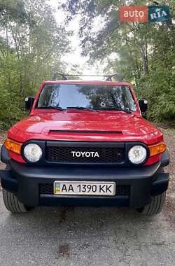 Внедорожник / Кроссовер Toyota FJ Cruiser 2012 в Киеве