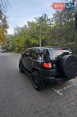Внедорожник / Кроссовер Toyota FJ Cruiser 2006 в 