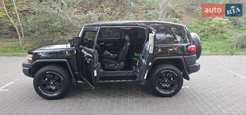 Внедорожник / Кроссовер Toyota FJ Cruiser 2006 в Одессе фото 27 Внедорожник / Кроссовер Toyota FJ Cruiser 2006 в Одессе