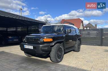 Внедорожник / Кроссовер Toyota FJ Cruiser 2012 в Луцке