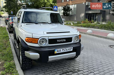 Внедорожник / Кроссовер Toyota FJ Cruiser 2010 в Киеве