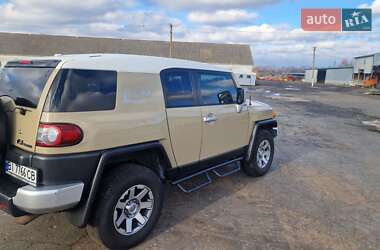 Внедорожник / Кроссовер Toyota FJ Cruiser 2014 в Карловке