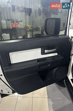 Внедорожник / Кроссовер Toyota FJ Cruiser 2008 в 