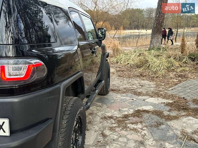 Внедорожник / Кроссовер Toyota FJ Cruiser 2010 в Киеве фото 12 Внедорожник / Кроссовер Toyota FJ Cruiser 2010 в Киеве
