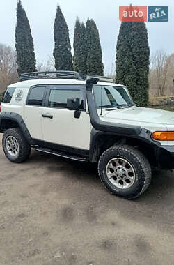 Позашляховик / Кросовер Toyota FJ Cruiser 2011 в Рівному