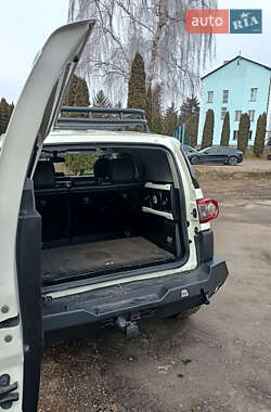 Позашляховик / Кросовер Toyota FJ Cruiser 2011 в Рівному