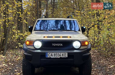 Внедорожник / Кроссовер Toyota FJ Cruiser 2010 в Смеле