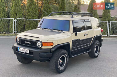 Внедорожник / Кроссовер Toyota FJ Cruiser 2010 в Смеле