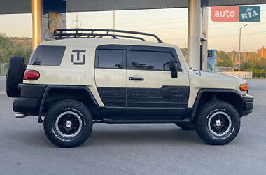 Внедорожник / Кроссовер Toyota FJ Cruiser 2010 в Смеле