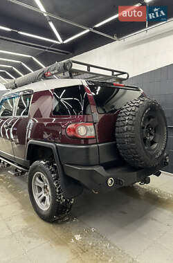 Внедорожник / Кроссовер Toyota FJ Cruiser 2006 в 