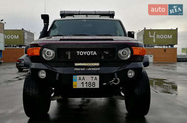 Позашляховик / Кросовер Toyota FJ Cruiser 2006 в Києві