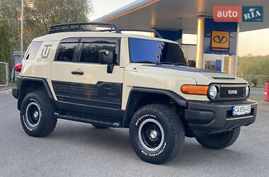 Позашляховик / Кросовер Toyota FJ Cruiser 2010 в Смілі