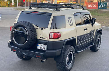 Позашляховик / Кросовер Toyota FJ Cruiser 2010 в Смілі