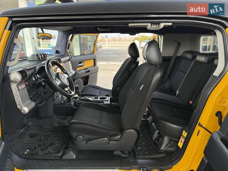 Внедорожник / Кроссовер Toyota FJ Cruiser 2006 в Днепре