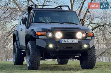 Внедорожник / Кроссовер Toyota FJ Cruiser 2008 в 