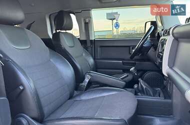 Внедорожник / Кроссовер Toyota FJ Cruiser 2008 в 