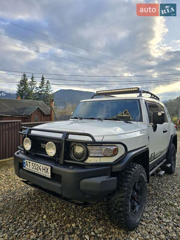 Внедорожник / Кроссовер Toyota FJ Cruiser 2008 в Верховине