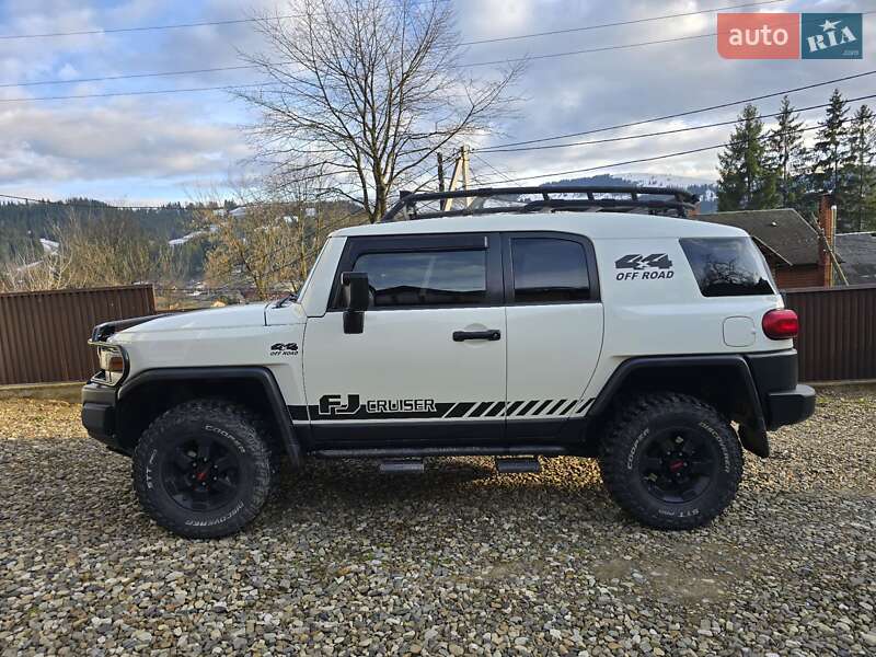Внедорожник / Кроссовер Toyota FJ Cruiser 2008 в Верховине