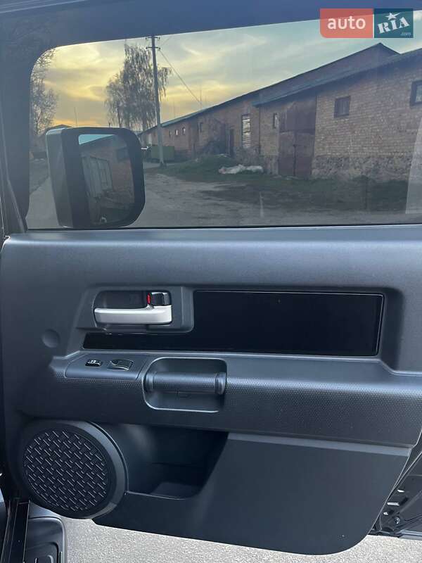 Внедорожник / Кроссовер Toyota FJ Cruiser 2008 в Ружине