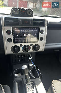 Внедорожник / Кроссовер Toyota FJ Cruiser 2007 в 