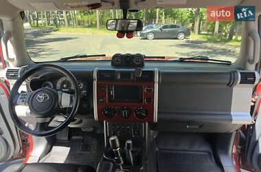 Внедорожник / Кроссовер Toyota FJ Cruiser 2008 в 