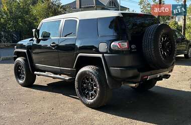 Позашляховик / Кросовер Toyota FJ Cruiser 2009 в 