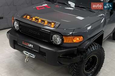 Позашляховик / Кросовер Toyota FJ Cruiser 2007 в 