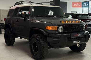 Позашляховик / Кросовер Toyota FJ Cruiser 2007 в 