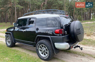 Внедорожник / Кроссовер Toyota FJ Cruiser 2006 в 