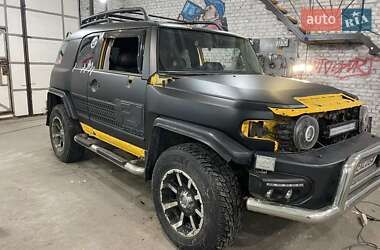 Позашляховик / Кросовер Toyota FJ Cruiser 2008 в 