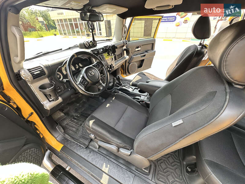 Внедорожник / Кроссовер Toyota FJ Cruiser 2008 в Ирпене
