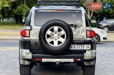 Внедорожник / Кроссовер Toyota FJ Cruiser 2006 в 