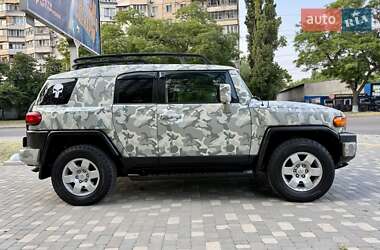 Внедорожник / Кроссовер Toyota FJ Cruiser 2006 в 