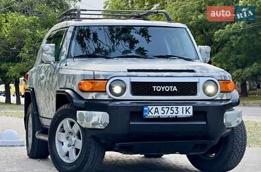Внедорожник / Кроссовер Toyota FJ Cruiser 2006 в 