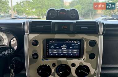 Внедорожник / Кроссовер Toyota FJ Cruiser 2006 в 