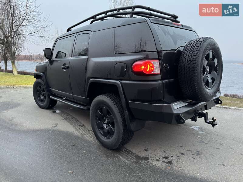 Позашляховик / Кросовер Toyota FJ Cruiser 2007 в Обухові